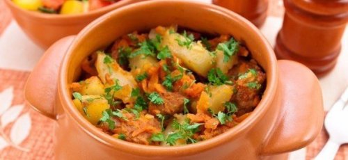 Горшочки с мясом и картофелем