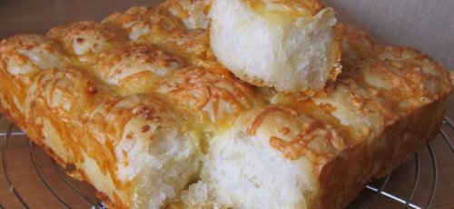 Хлеб Обезьянийс сыром и чесноком